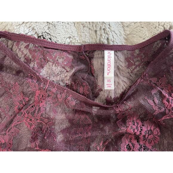 Xhilaration Women's Flower Boho Crochet Blouse Buttons Size XSmall Burgundy - Picture 3 of 9